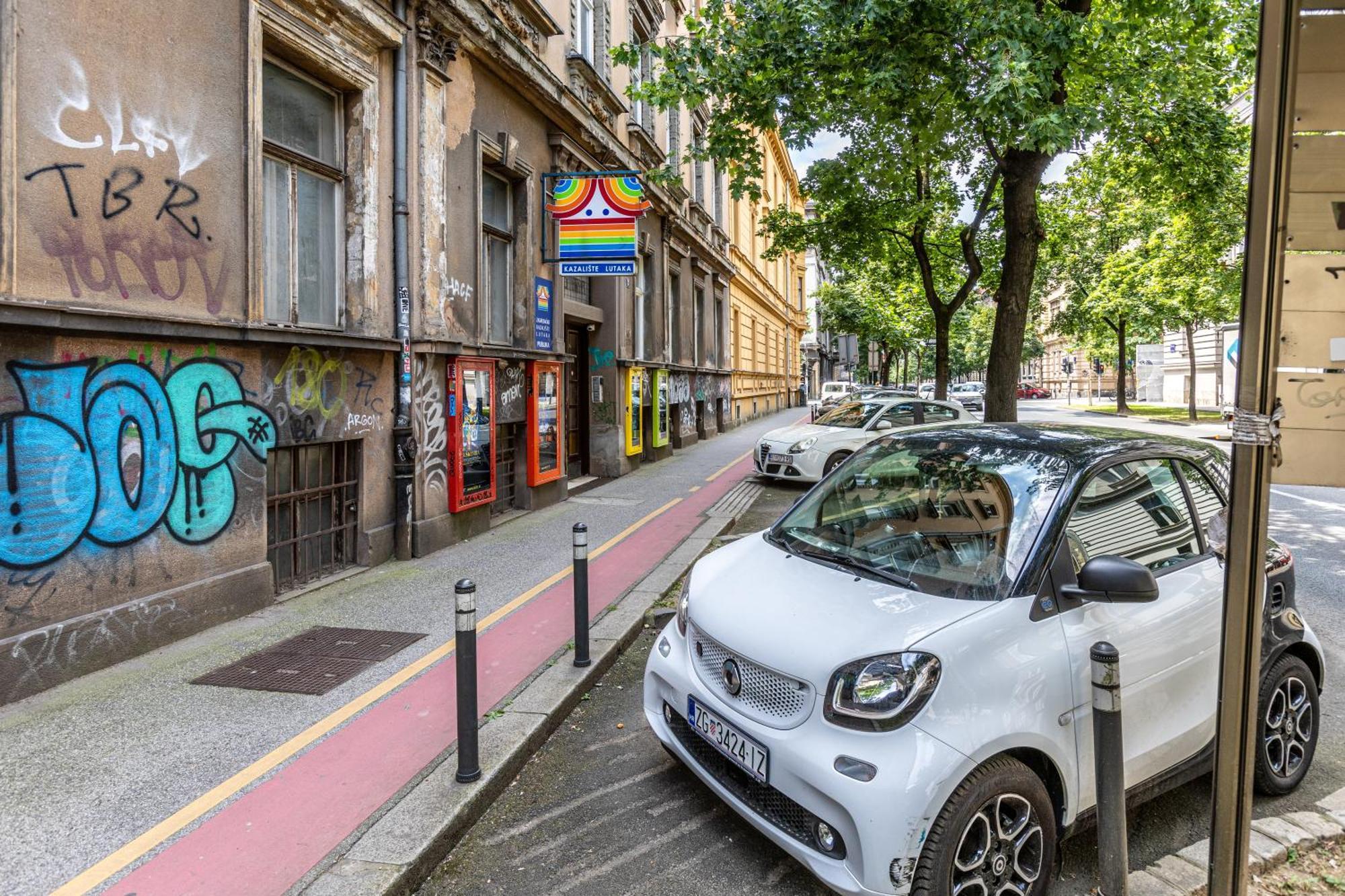 Inn The Center Zagreb Studio Apartment Luaran gambar